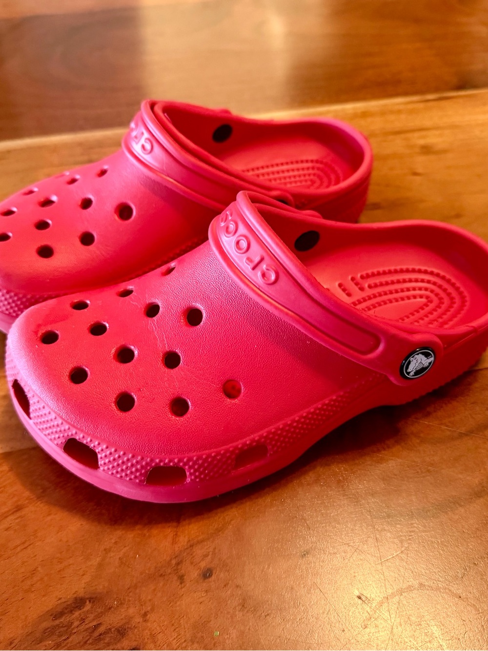 CROCS Kids Classic Clog in Vibrant Red
